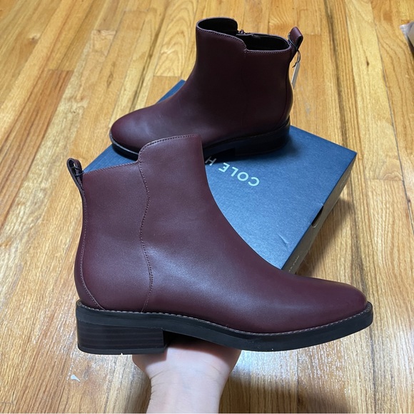 COLE HAAN BOOTS - Picture 1 of 10